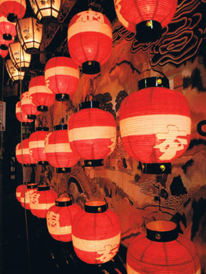 10月24日上野天神祭り宵山の神様に献灯する提灯