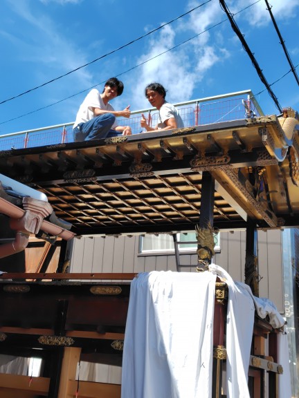 幕などを外した楼車